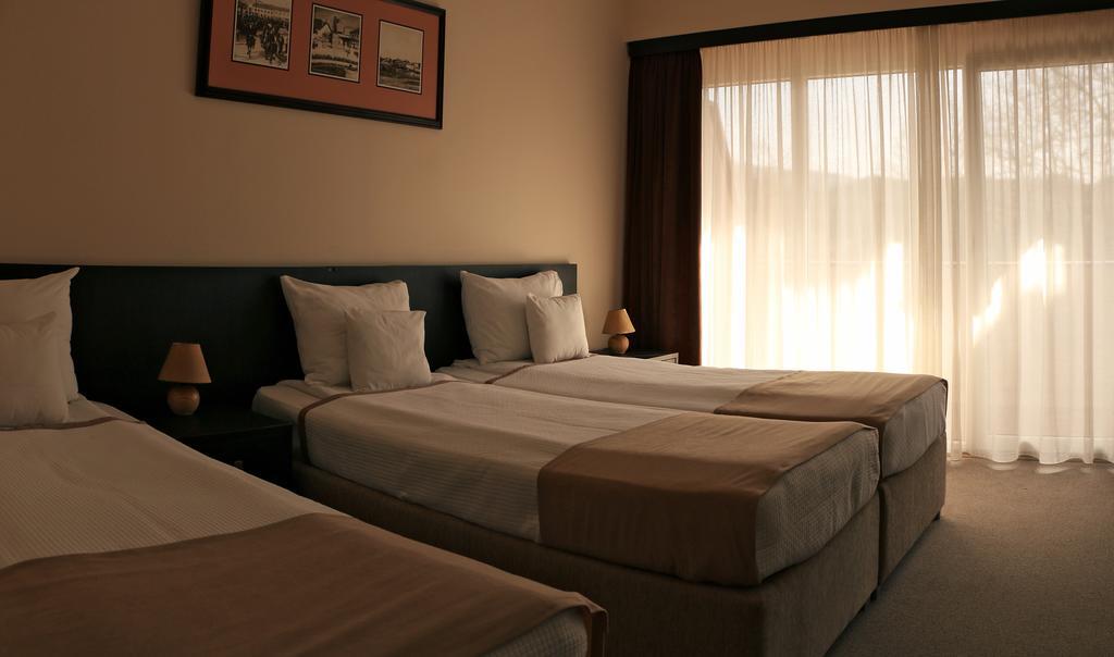 Hotel Jezero Bor Kültér fotó