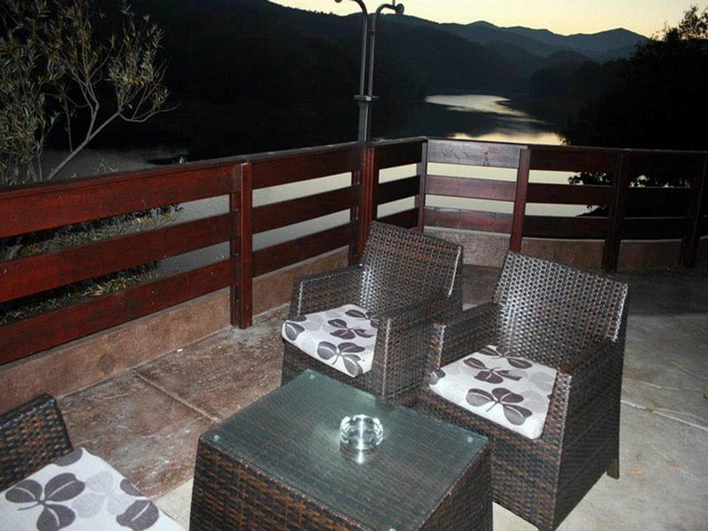 Hotel Jezero Bor Kültér fotó