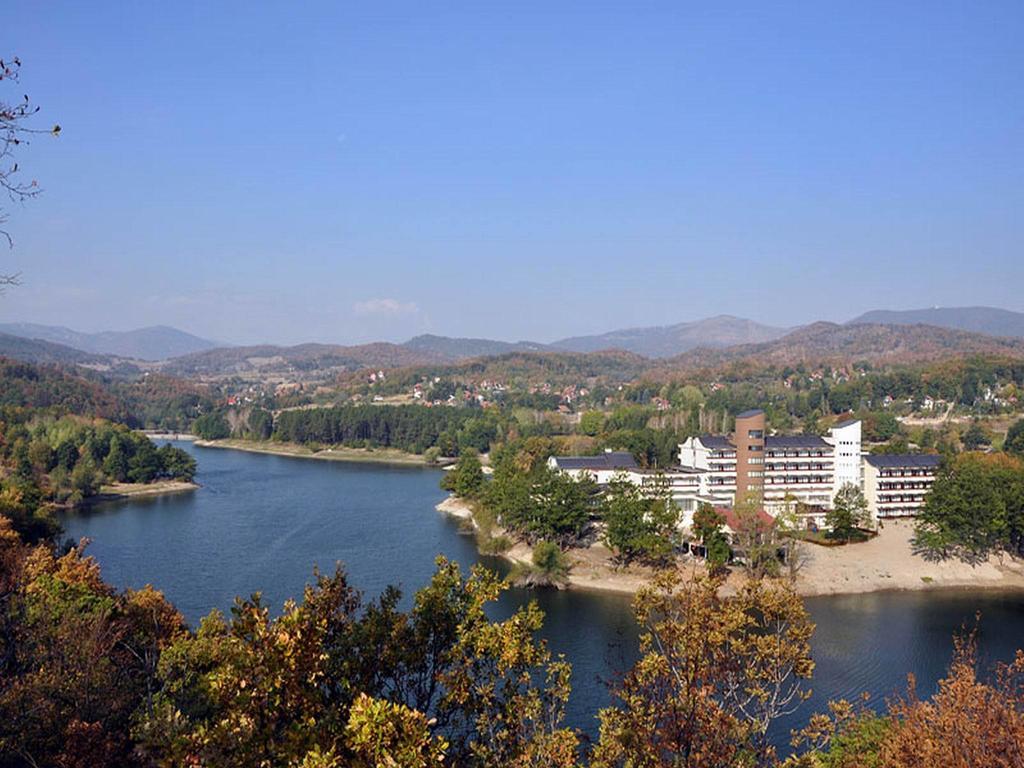 Hotel Jezero Bor Kültér fotó